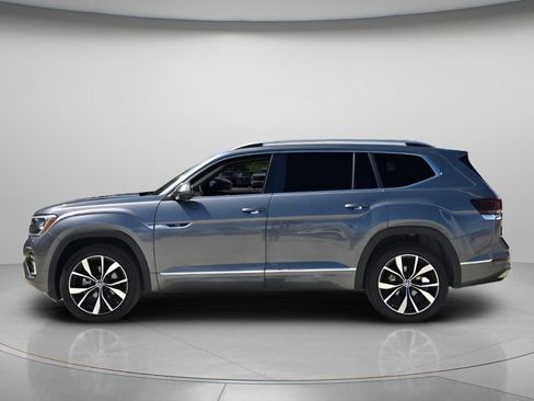 Used 2025 Volkswagen Atlas SEL Premium R-Line image 3