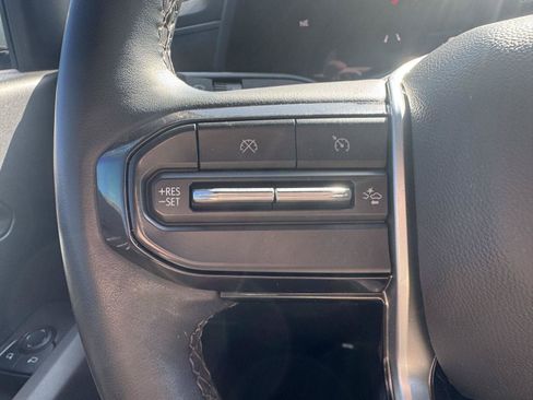 Used 2025 Chevrolet Colorado Trail Boss AWD/4WD image 16