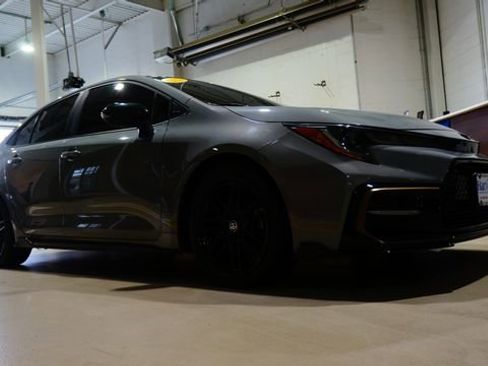 Used 2022 Toyota Corolla SE FWD image 3
