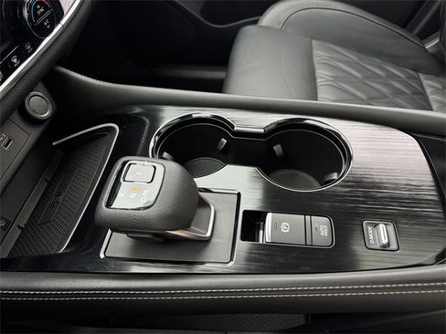 Used 2022 Nissan Rogue Platinum w/ Head-Up Display Package image 28