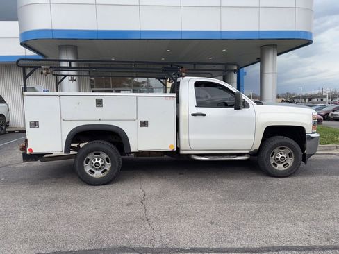 Used 2016 Chevrolet Silverado 2500 W/T w/ Snow Plow Prep Package image 5