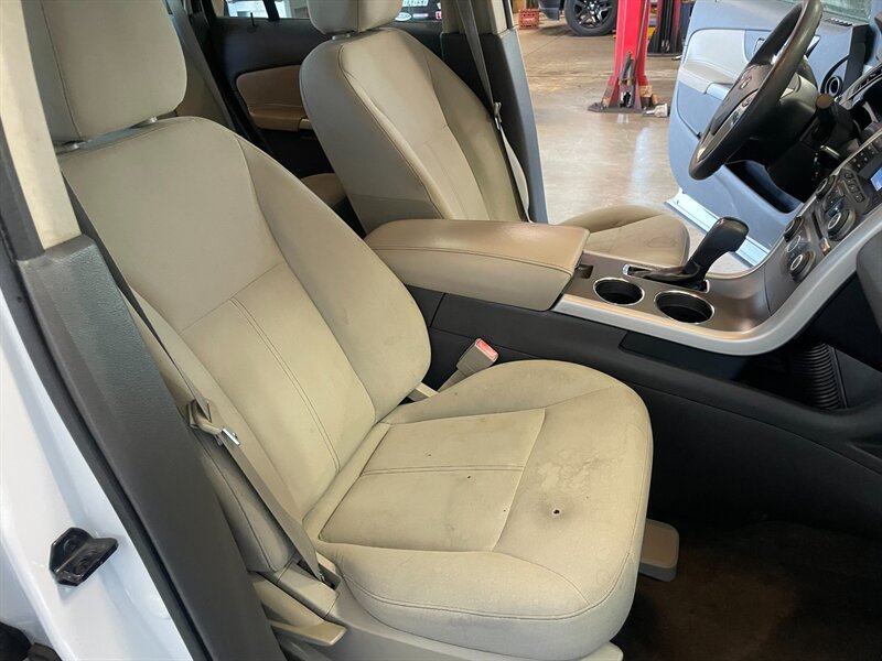 Used 2014 Ford Edge SE FWD image 16