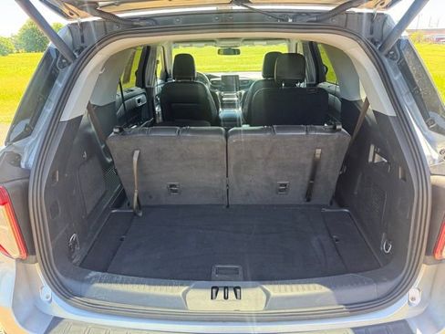 Used 2024 Ford Explorer Limited RWD image 7