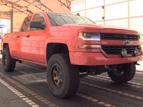 Used 2019 Chevrolet Silverado 1500 Custom w/ Custom Convenience Package image 1