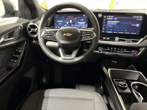 New 2026 Chevrolet Equinox LT w/ Safety and Technology Package AWD/4WD image 11