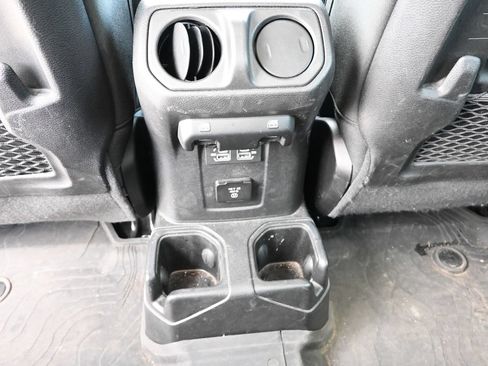 Used 2022 Jeep Gladiator Mojave w/ Cold Weather Group AWD/4WD image 27