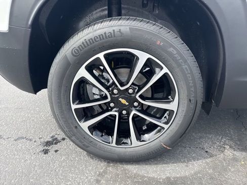 New 2026 Chevrolet TrailBlazer LT w/ LT Cold Weather Package AWD/4WD image 9
