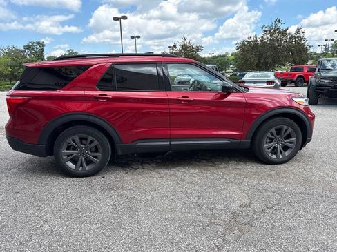 Used 2023 Ford Explorer XLT w/ Equipment Group 202A AWD/4WD image 12