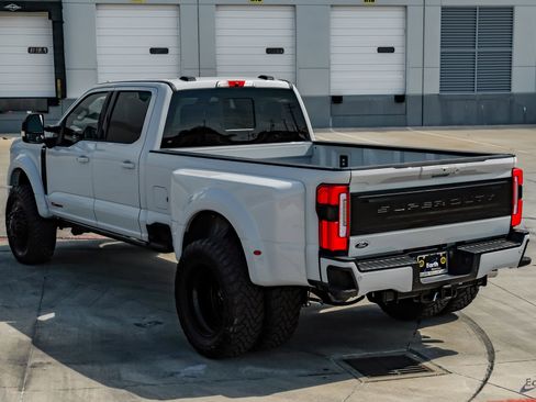 Used 2026 Ford F450 Platinum w/ FX4 Off-Road Package image 11