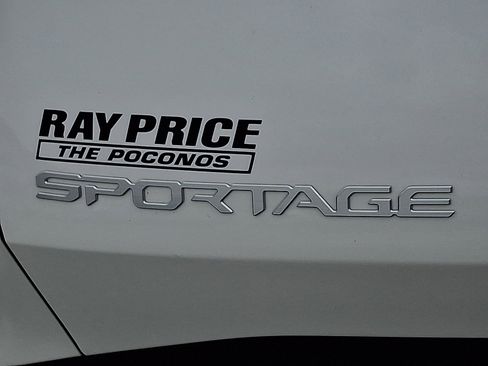 Used 2024 Kia Sportage EX image 29