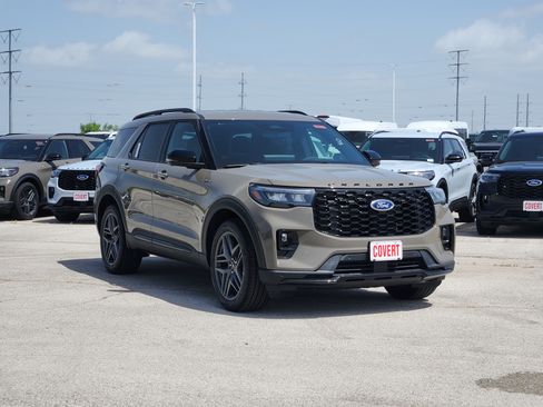 New 2026 Ford Explorer ST-Line w/ ST-Line Street Pack RWD image 2