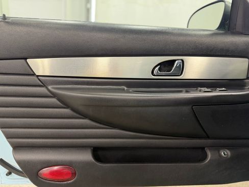 Used 2003 Ford Thunderbird RWD image 12