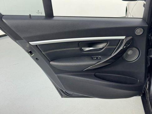 Used 2017 BMW 330e image 40