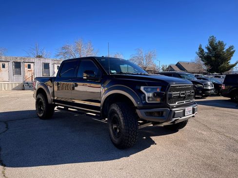 Used 2017 Ford F150 Raptor w/ Equipment Group 802A Luxury image 2