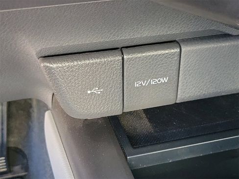 Used 2021 Toyota Camry LE image 29