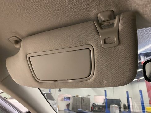 Used 2017 Ford Fusion SE image 32