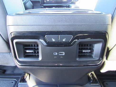 Used 2024 GMC Sierra 1500 AT4 w/ Technology Package image 26