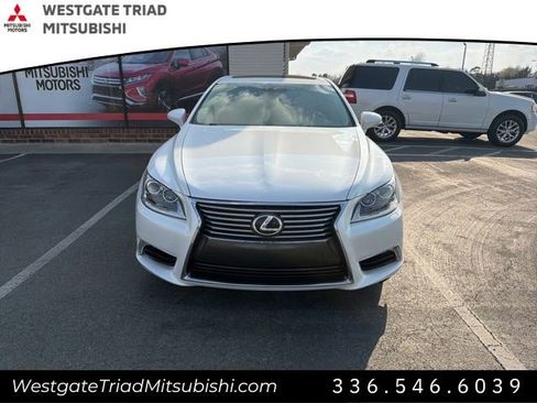 Used 2017 Lexus LS 460 w/ Comfort Package RWD image 2