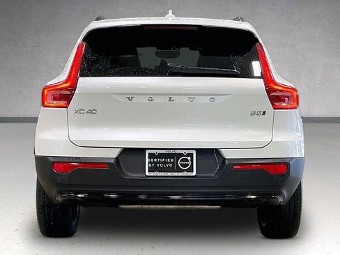 Used 2023 Volvo XC40 B5 Ultimate w/ Protection Package Premier AWD/4WD image 6
