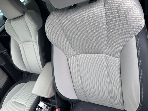 Used 2023 Subaru Forester Premium AWD/4WD image 15