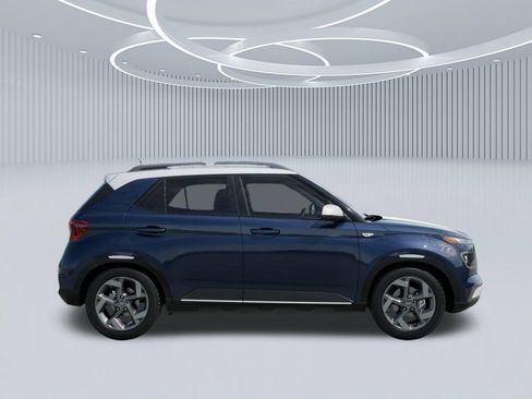 New 2026 Hyundai Venue SEL FWD image 7