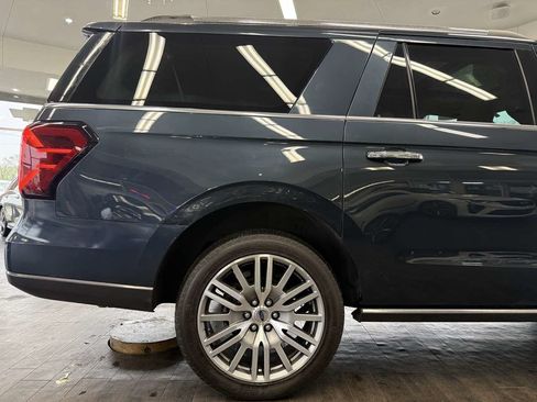 Used 2023 Ford Expedition Max Limited AWD/4WD image 5