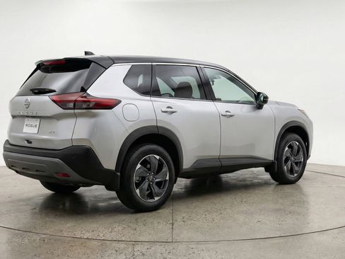 Used 2025 Nissan Rogue SV AWD/4WD image 9