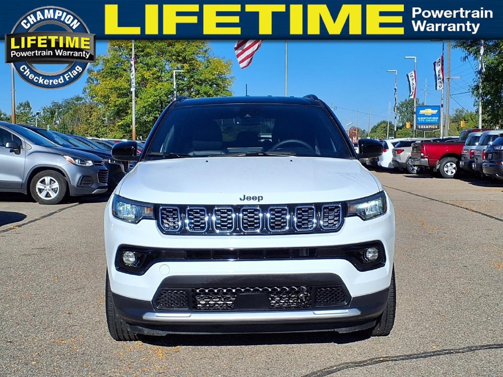 Used 2025 Jeep Compass Limited AWD/4WD image 2