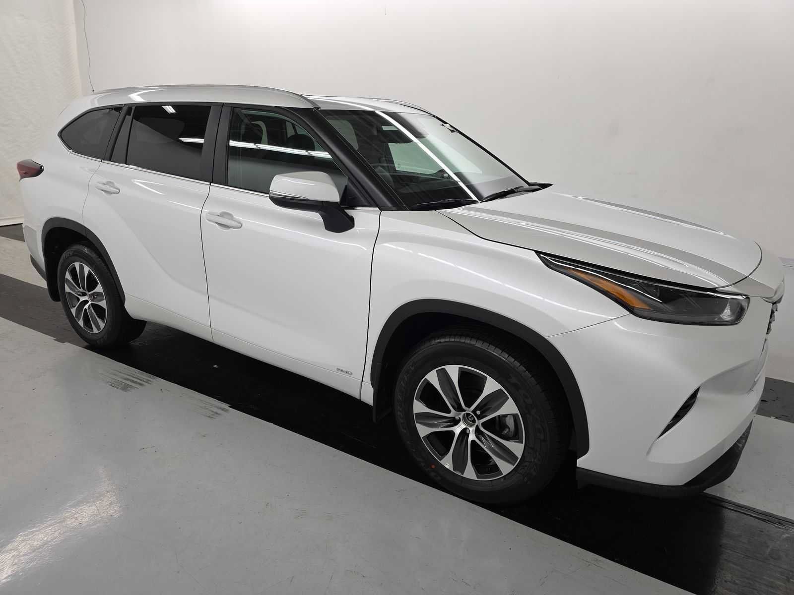 Used 2026 Toyota Highlander XLE AWD/4WD image 7