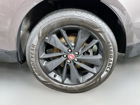 Used 2023 Jaguar F-PACE S image 31