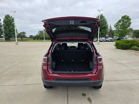 Used 2022 Jeep Compass Latitude AWD/4WD image 16