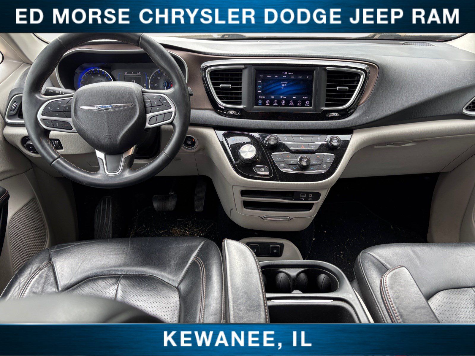 Used 2018 Chrysler Pacifica Touring-L FWD image 10