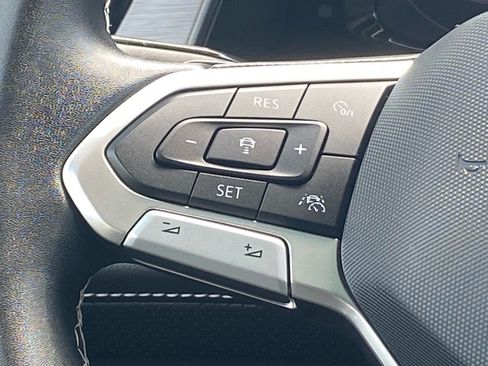 Certified 2024 Volkswagen Atlas Cross Sport SE w/ Panoramic Sunroof Package AWD/4WD image 6