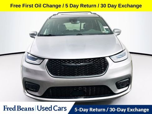 Used 2021 Chrysler Pacifica Touring-L w/ S Appearance Package image 2