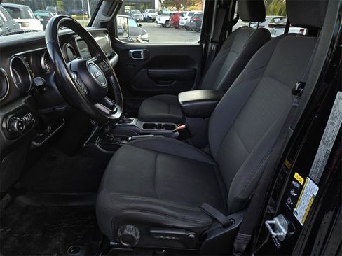 Used 2022 Jeep Gladiator Sport image 16