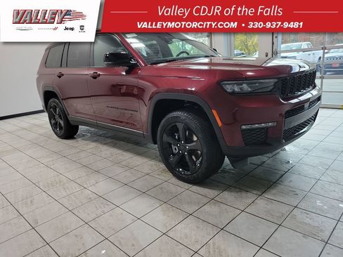 New 2025 Jeep Grand Cherokee L Limited w/ Black Appearance Package AWD/4WD image 1