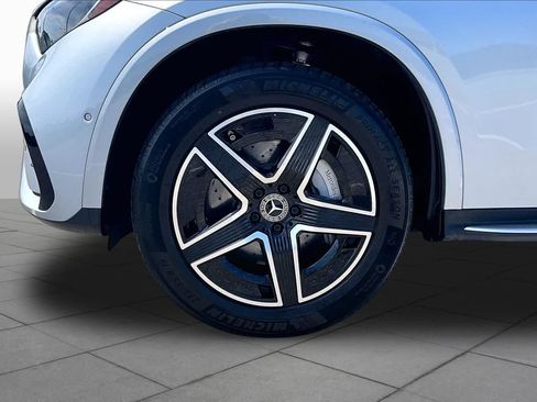 Used 2024 Mercedes-Benz GLC 300 4MATIC image 11