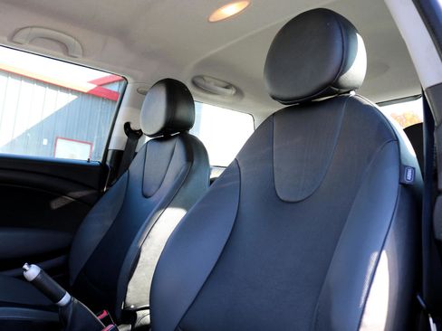 Used 2009 MINI Cooper Hardtop image 14