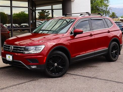 Used 2018 Volkswagen Tiguan SEL w/ 3rd Row Seat Package AWD/4WD image 2