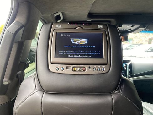 Used 2016 Cadillac Escalade ESV Platinum image 31