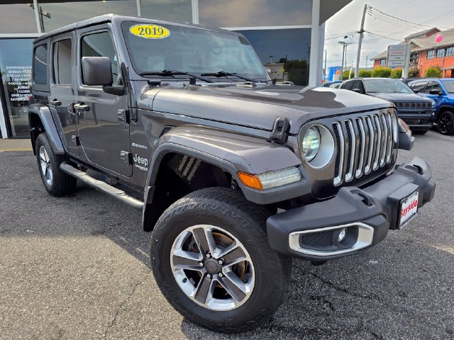 Used 2019 Jeep Wrangler Unlimited Sahara w/ Cold Weather Group AWD/4WD image 2