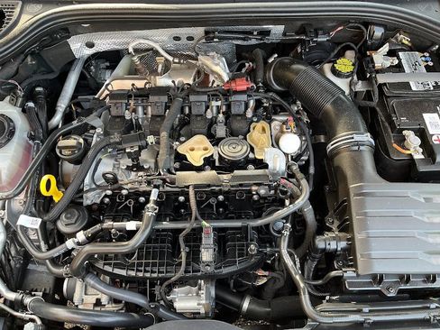 Used 2022 Volkswagen GTI SE w/ SE Leather Package image 32