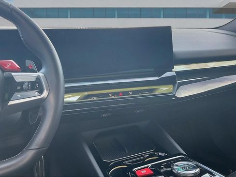 Used 2025 BMW M5 AWD/4WD image 9