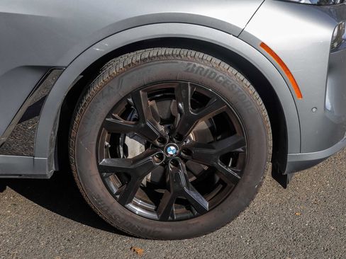 Used 2024 BMW X7 xDrive40i w/ Premium Package image 7