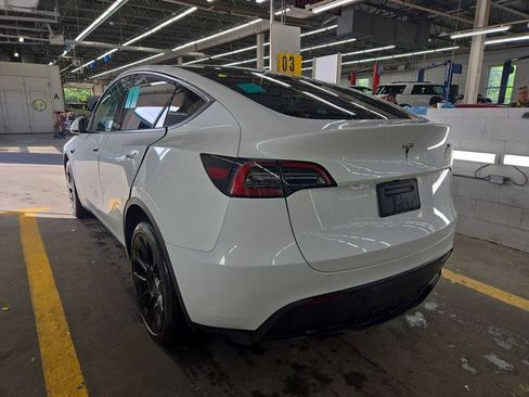 Used 2023 Tesla Model Y Long Range AWD/4WD image 4