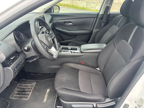 Used 2024 Nissan Sentra SV image 9