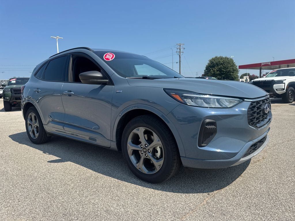 Used 2024 Ford Escape ST-Line w/ Tech Pack #1 FWD image 9
