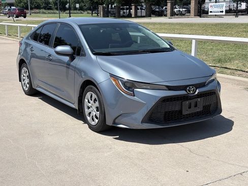 Used 2021 Toyota Corolla LE FWD image 1