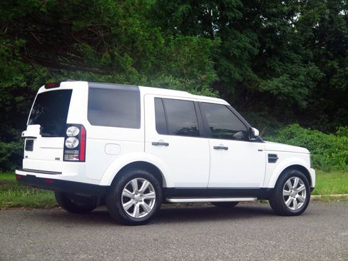 Used 2016 Land Rover LR4 HSE Silver Edition AWD/4WD image 4