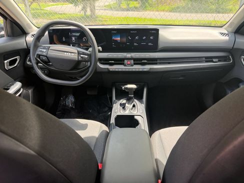 Used 2025 Kia K4 FWD image 40